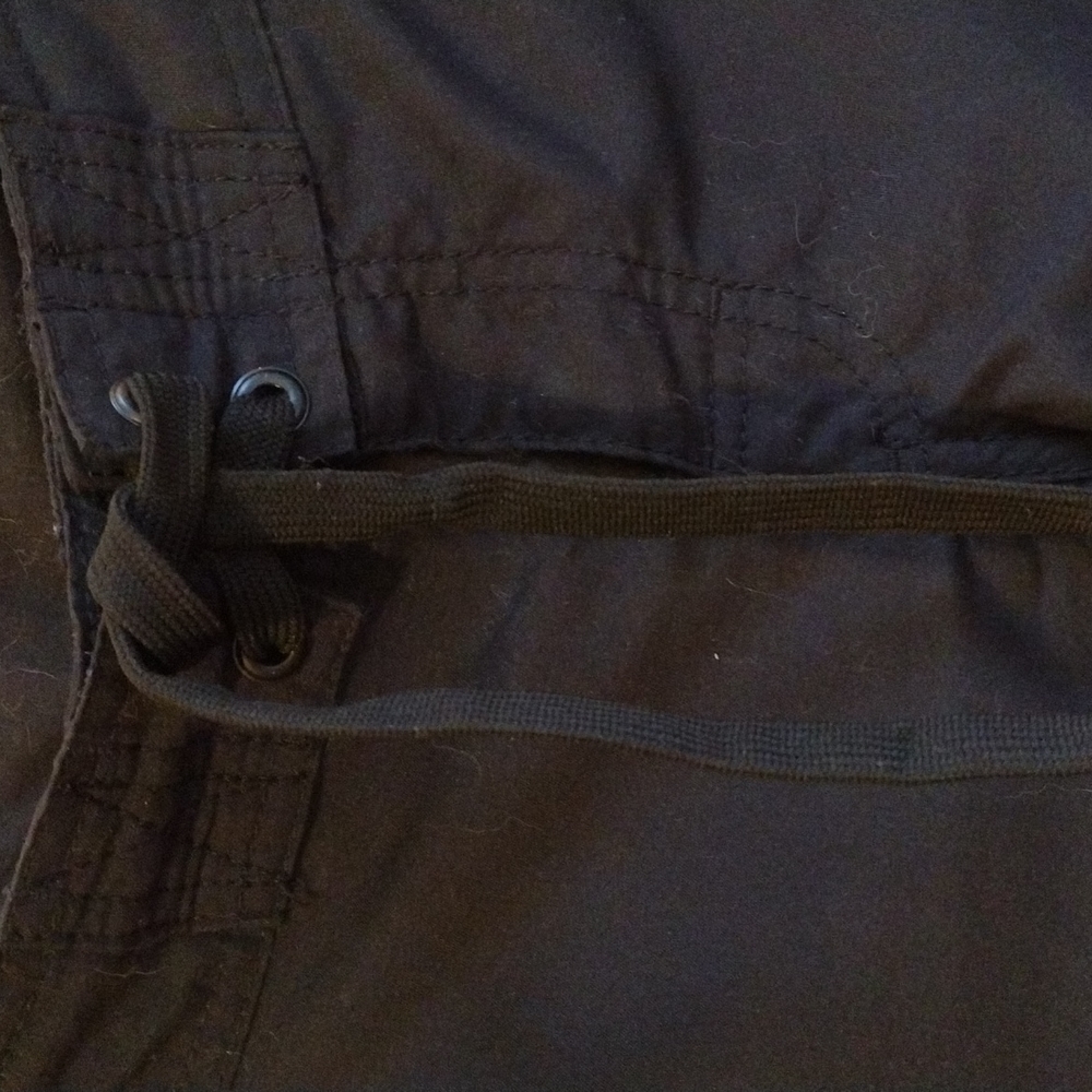 Kanu Surf size 4 black cargo shorts